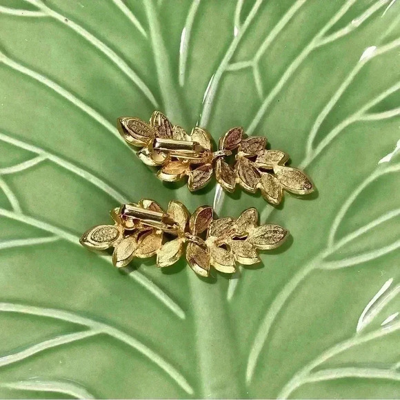 Kenneth Jay Lane Gold Clear Crystal Leaf Rhinestone Clip-On Earrings - Picture 4 of 8